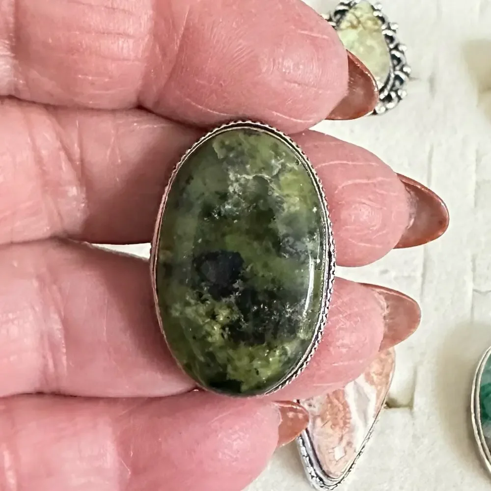 Natural serpentine gemstone, oval, silver plated, overlay stamp 925 ringā size 6 - Picture 2 of 6